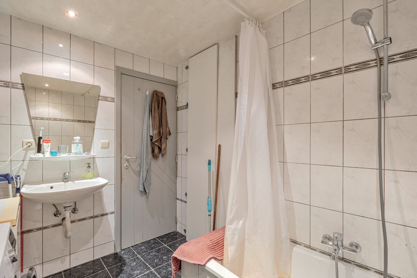 Opbrengsteigendom met vier eenheden 