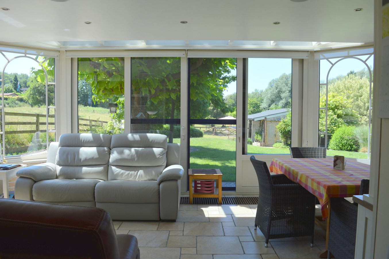 Mooie gezinswoning met stalgebouw en piste op ca. 5400m² te Dworp 