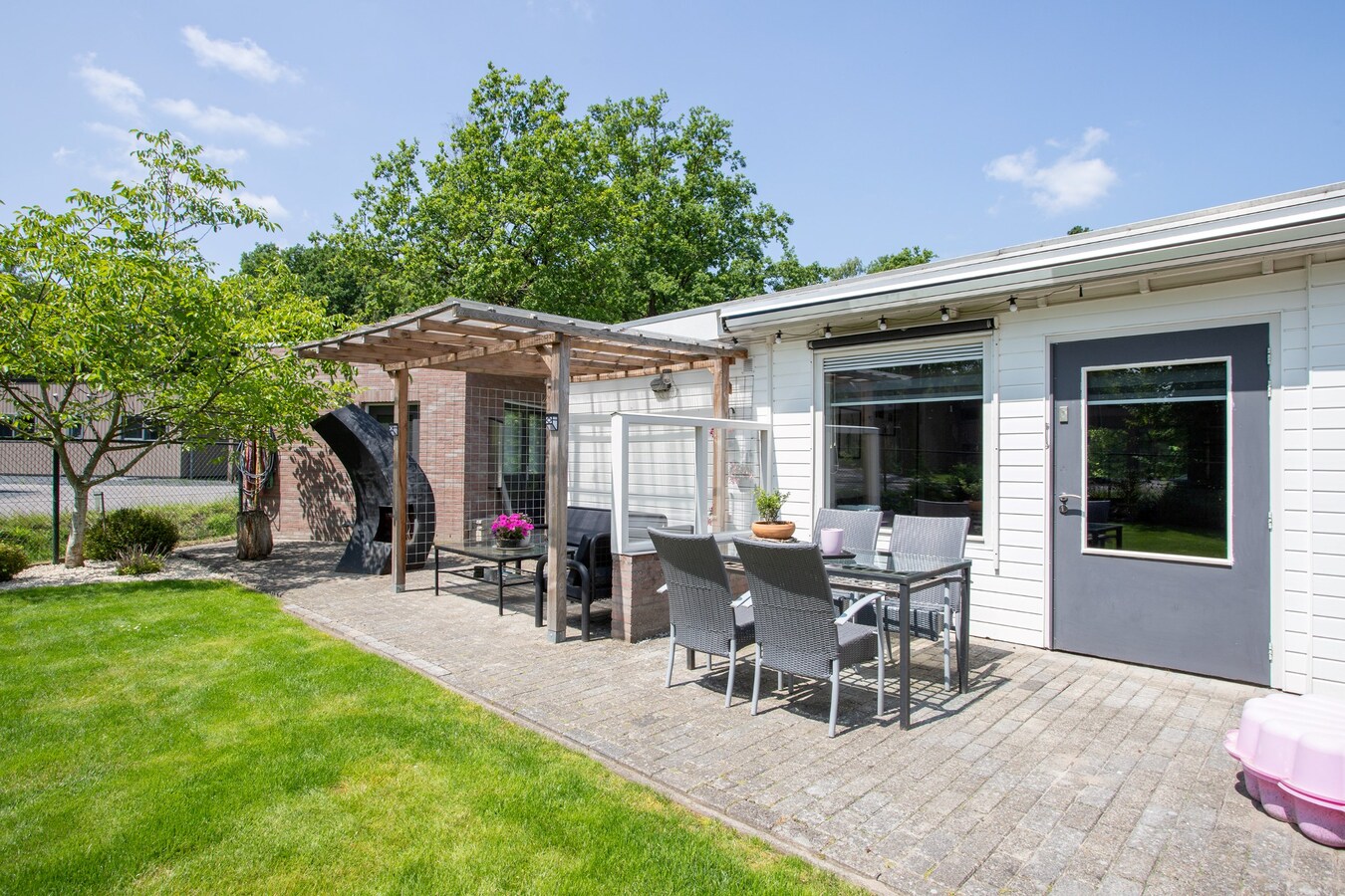 Instapklare recreatiewoning op park 'Brabantse Kempen' te Lage Mierde. 