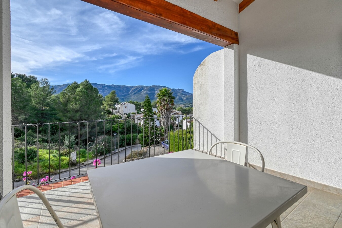 PRACHTIGE BUNGALOW GELEGEN IN HET RUSTIGE MURLA MET PRACHTIG BERGZICHT. 