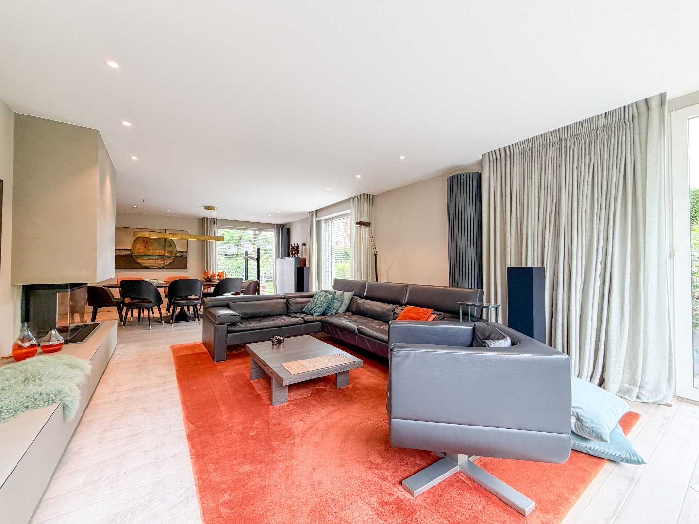 Ruime villa met prachtige tuin en hoogwaardige afwerking, perceel van 1891 m², rustig gelegen te Torhout 