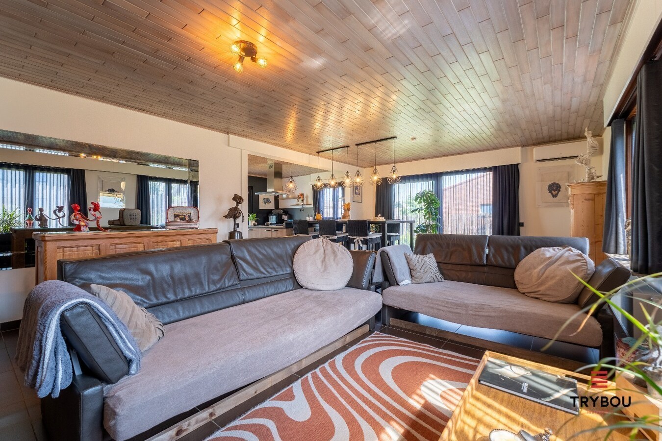 Gerenoveerde landelijke woning op een perceel van 1396m² met prachtige verzichten! 