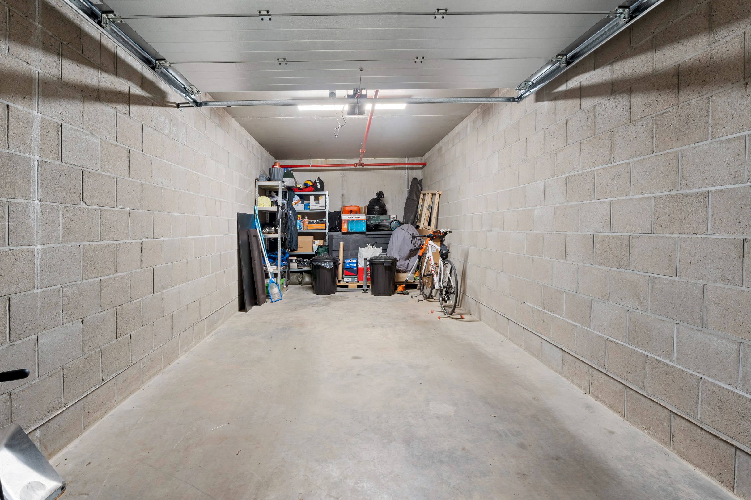 Gelijkvloers appartement met terras en tuin 