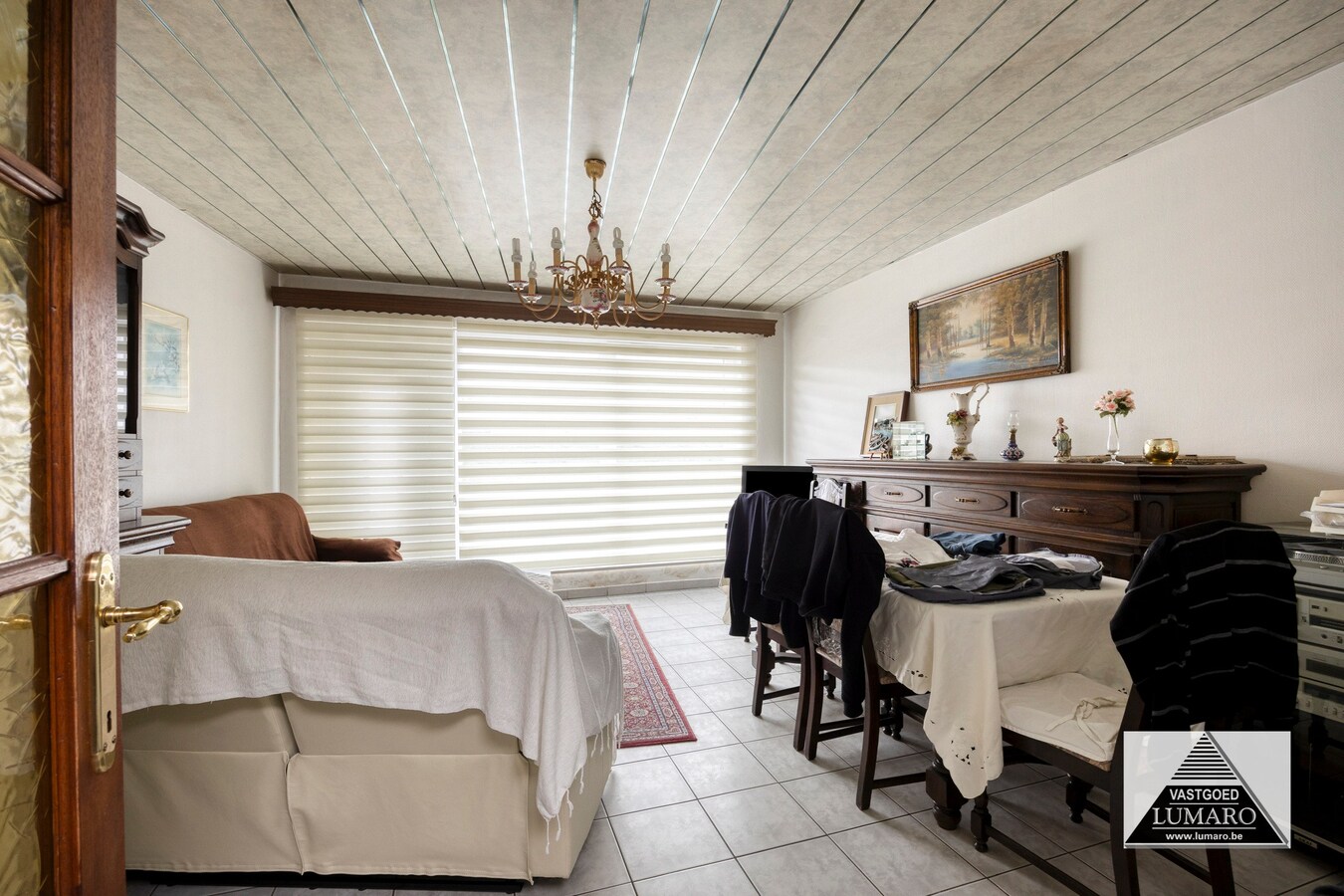 2  woongelegenheden met handelsruimte , grote tuin, 1448 m² 