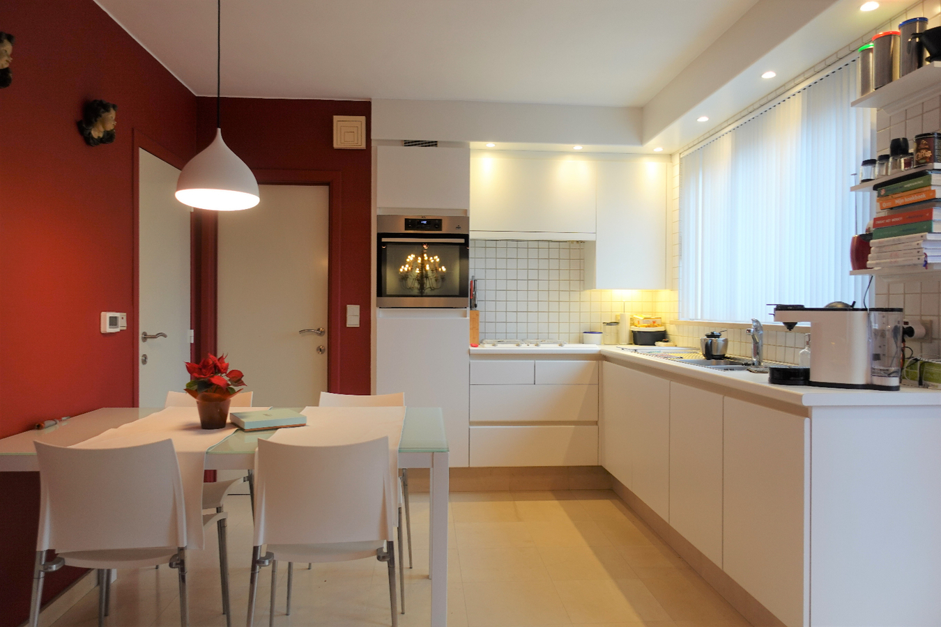 Perfect onderhouden villa op 2.155m² met dubbele garage 