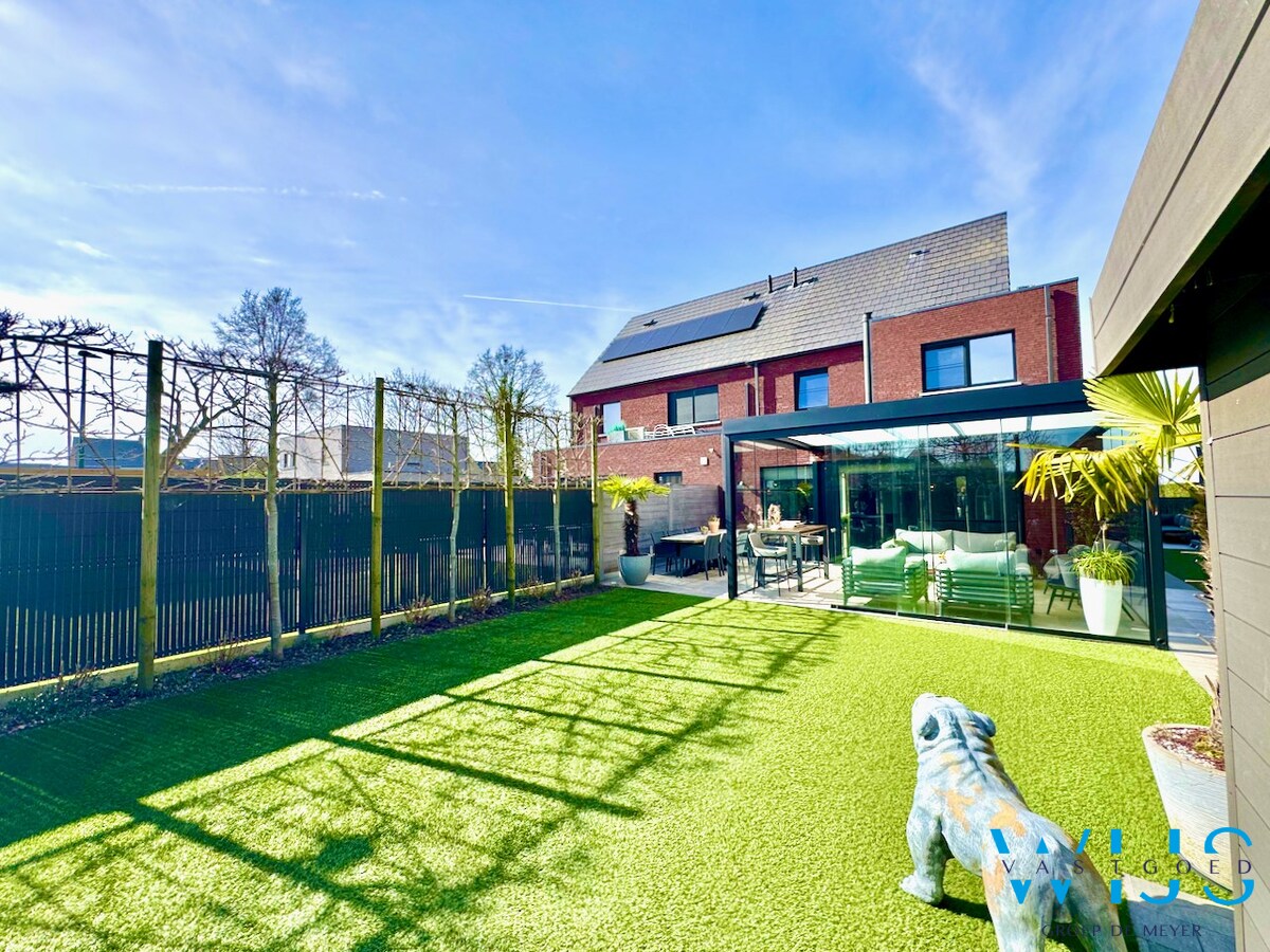 Prachtige HOB met unieke afwerking te Bassevelde ! 