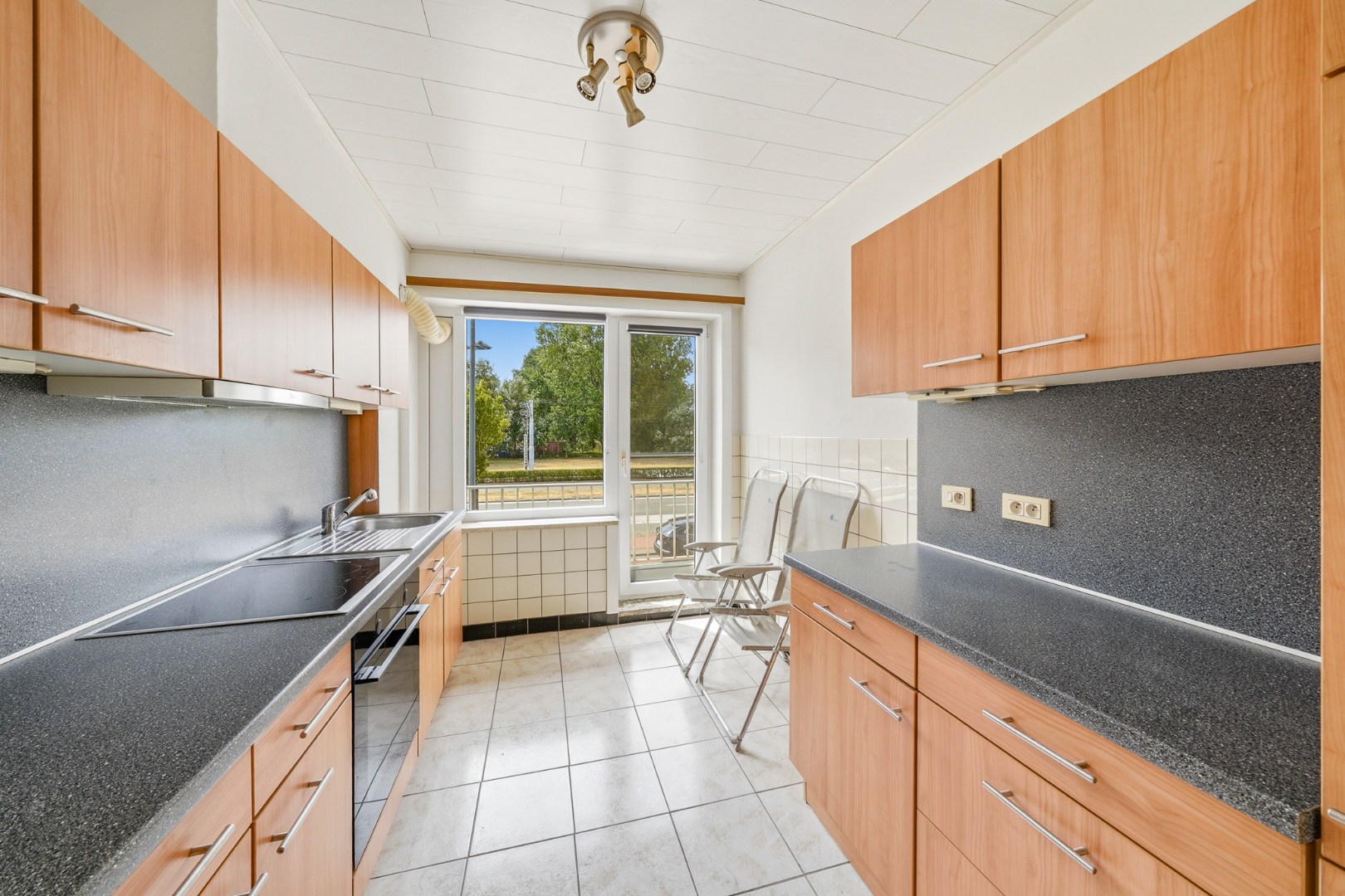 Instapklaar appartement met 2 slaapkamers te Oostende 