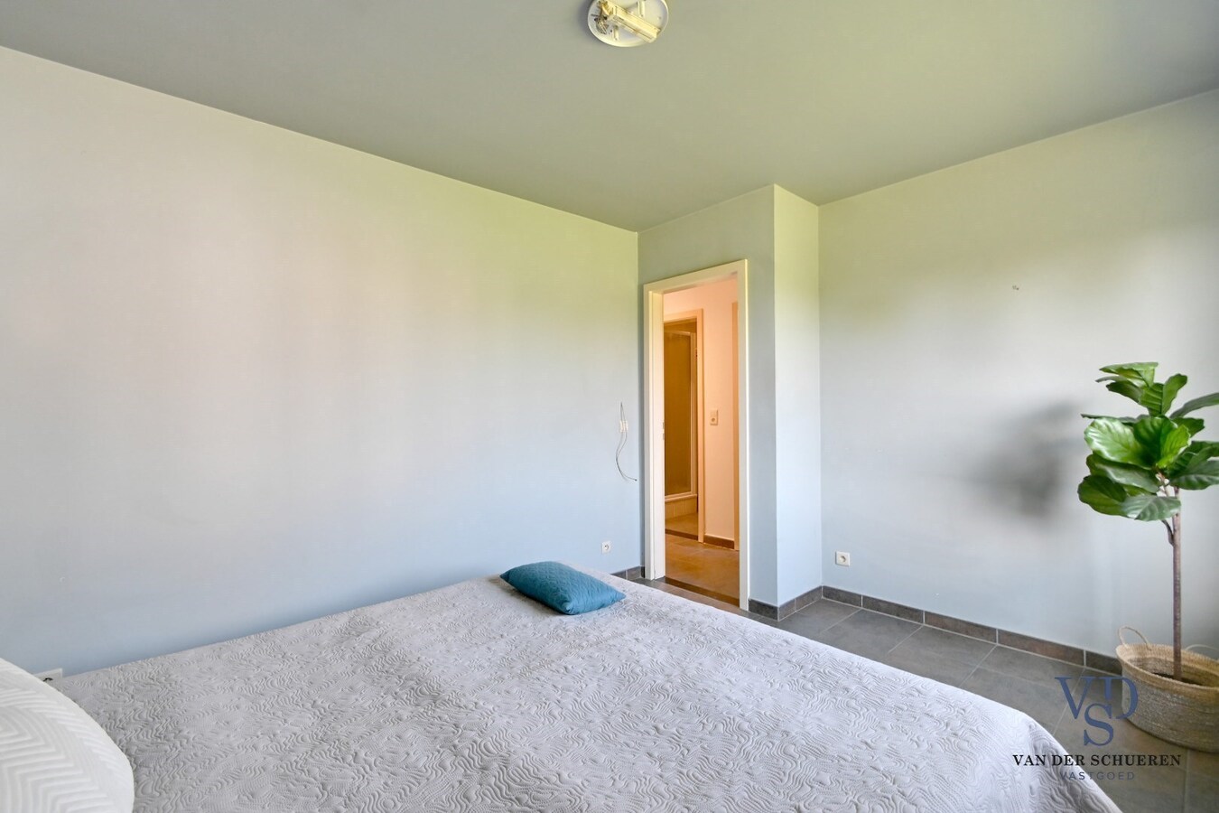 Bungalowwoning met afzonderlijke garage 