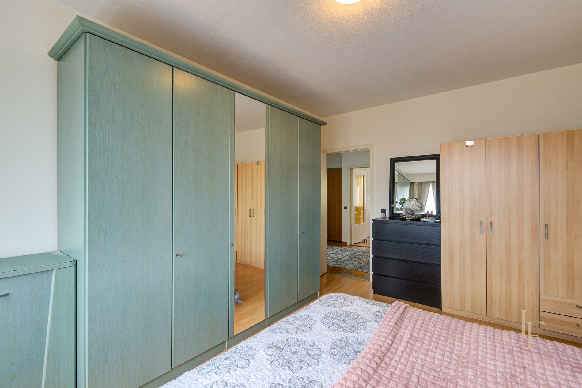 Instapklaar appartement met terras, uitzicht én garagebox! 