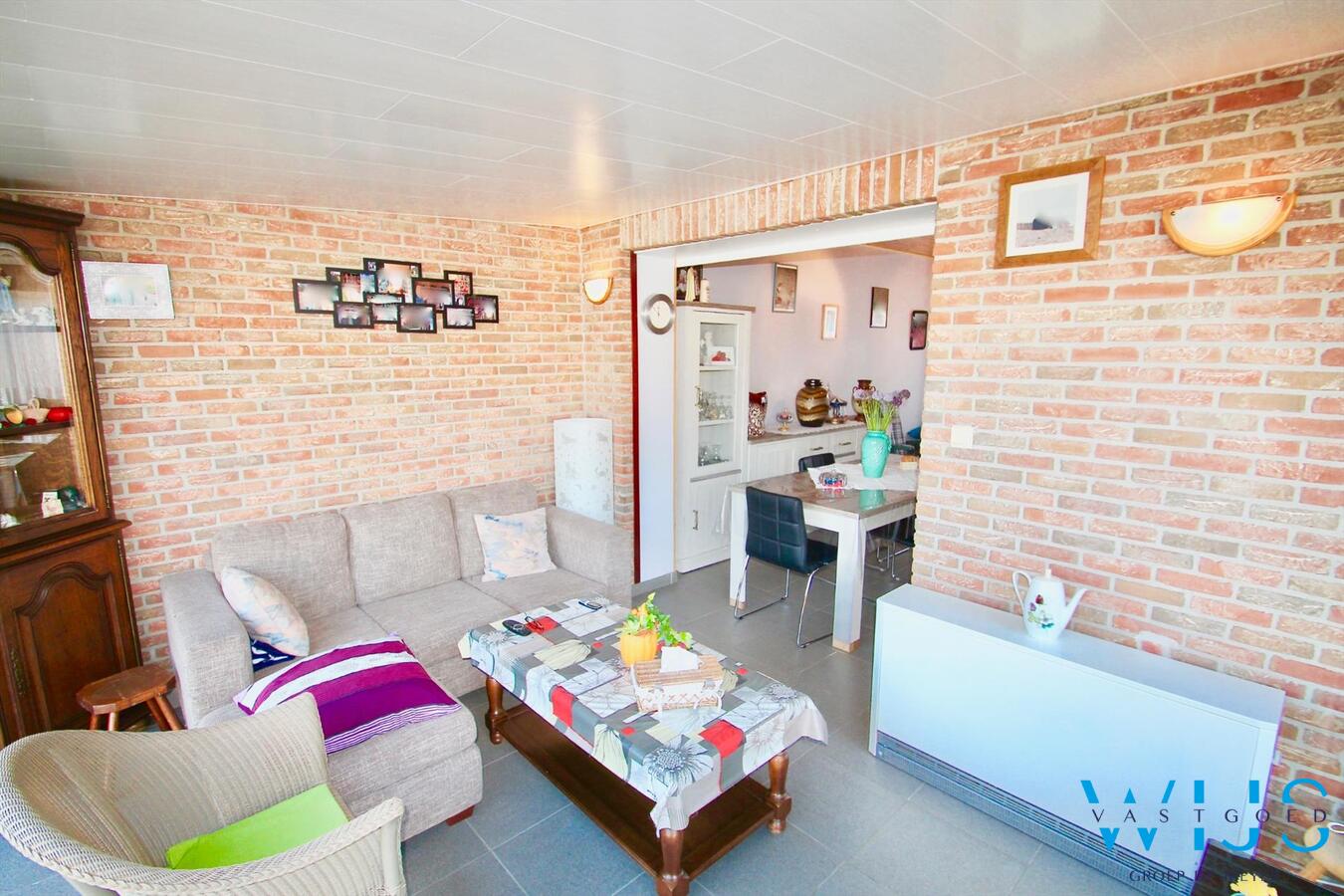 Praktische instapklare rijwoning gelegen in een rustige straat te Rieme! 