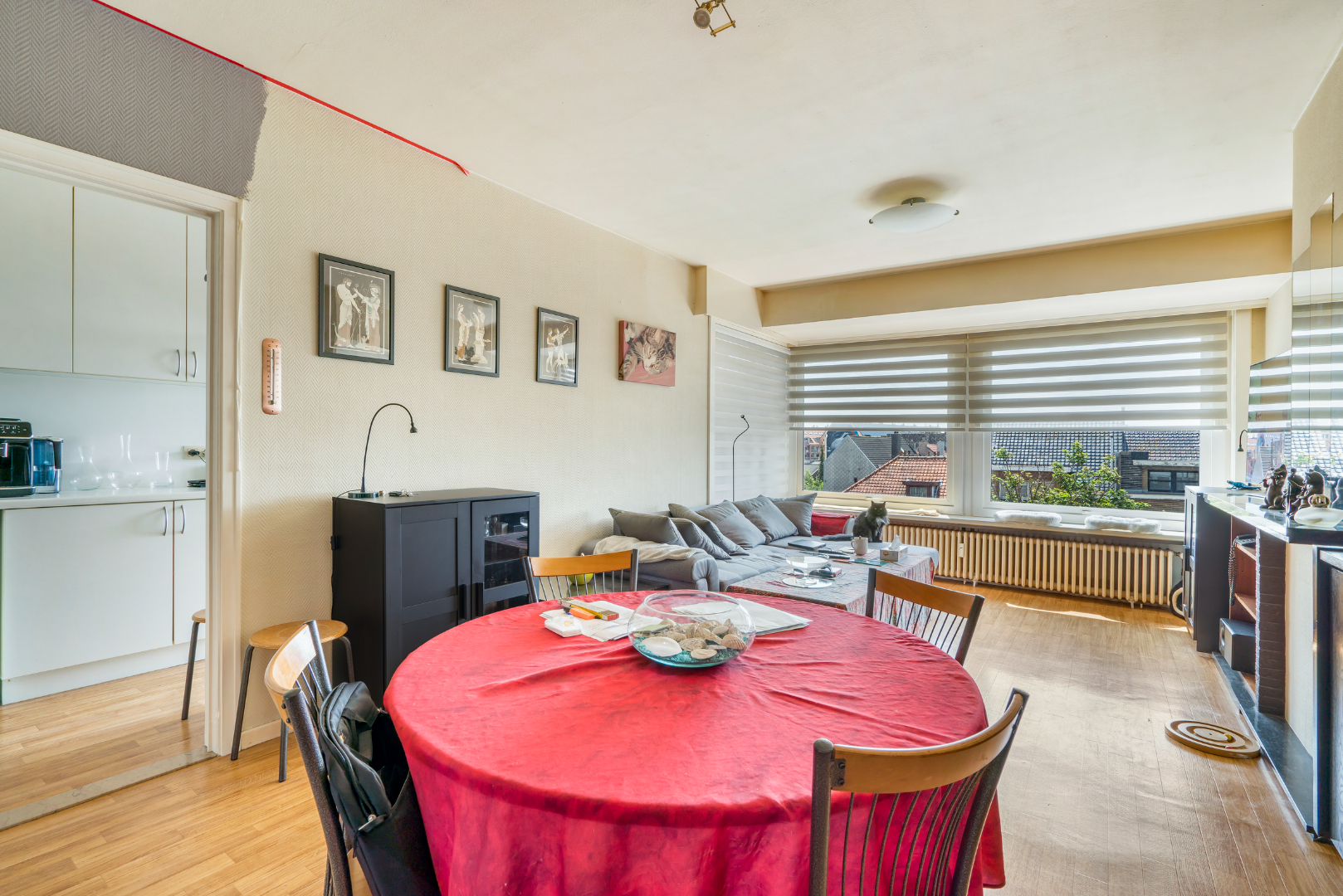 OPBRENGSTEIGENDOM MET 7 APPARTEMENTEN EN 7 GARAGEBOXEN 