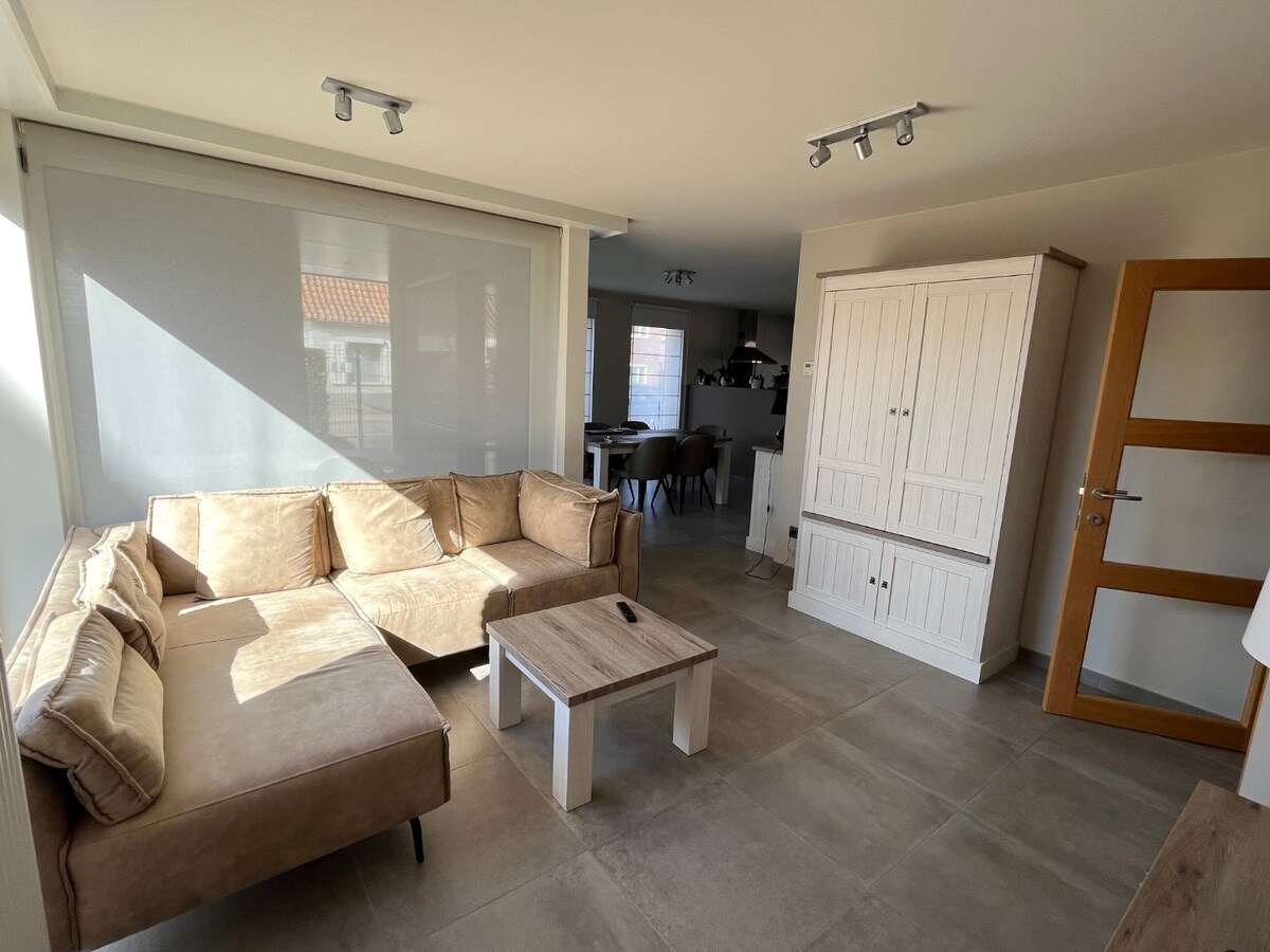 Luxueus én ruim gelijkvloers appartement in rustige omgeving. 