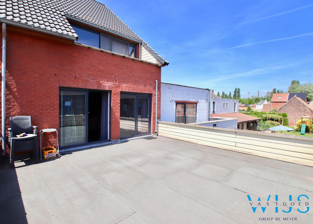 Tweeslaapkamerappartement  MET staanplaats te Zelzate! 