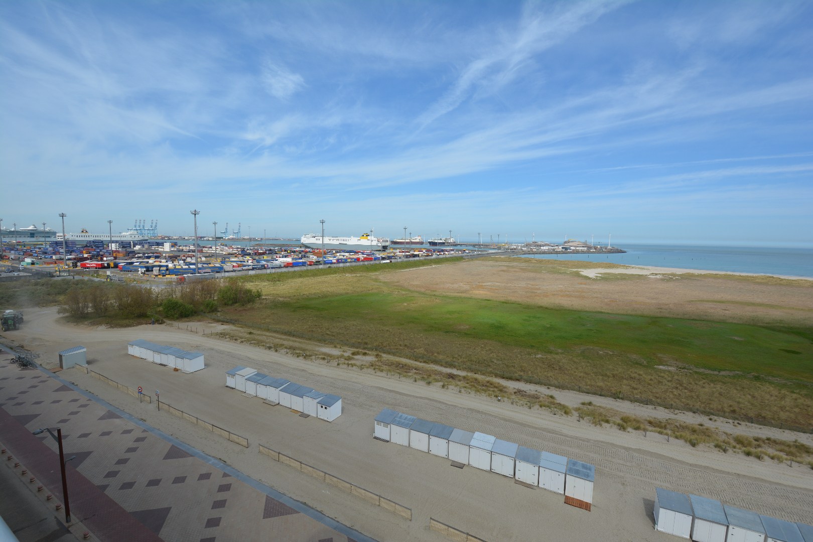 Gezellig appartementje met 2 zeer mooie terrassen en prachtig zicht op zee, de haven en het polderlandschap! 
