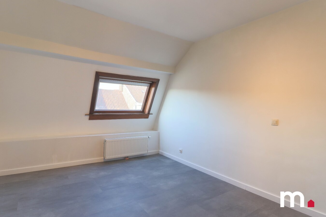 Ruim gerenoveerd appartement op een goede ligging voorzien van alle comfort ! 