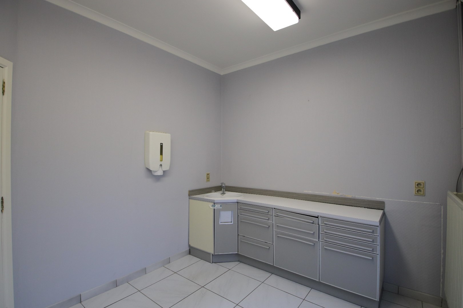 Goed gelegen handelsruimte te huur in Beringen! 