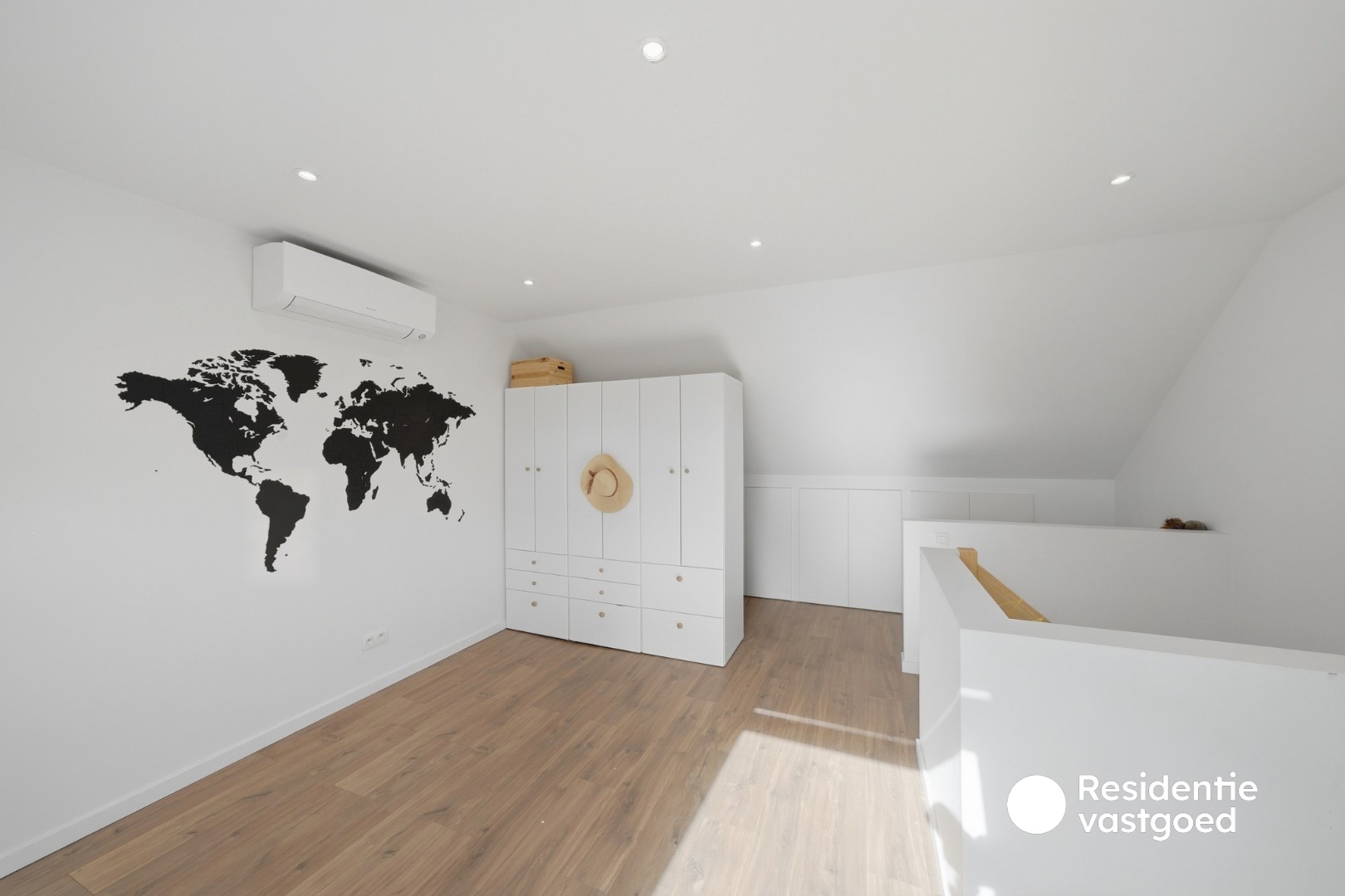 Instapklare woning te koop met garage en tuin! 