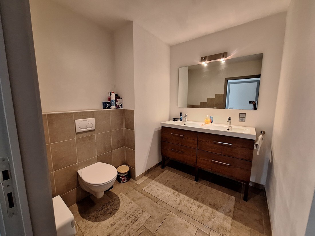Gunstig gelegen duplex appartement te Genk 