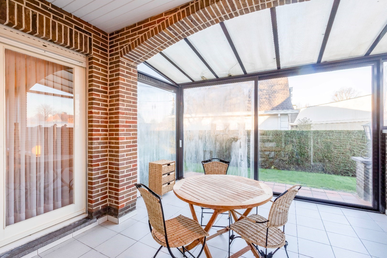 Ruime villa met 5 slp + dubbele garage en grote loods (104m²) 