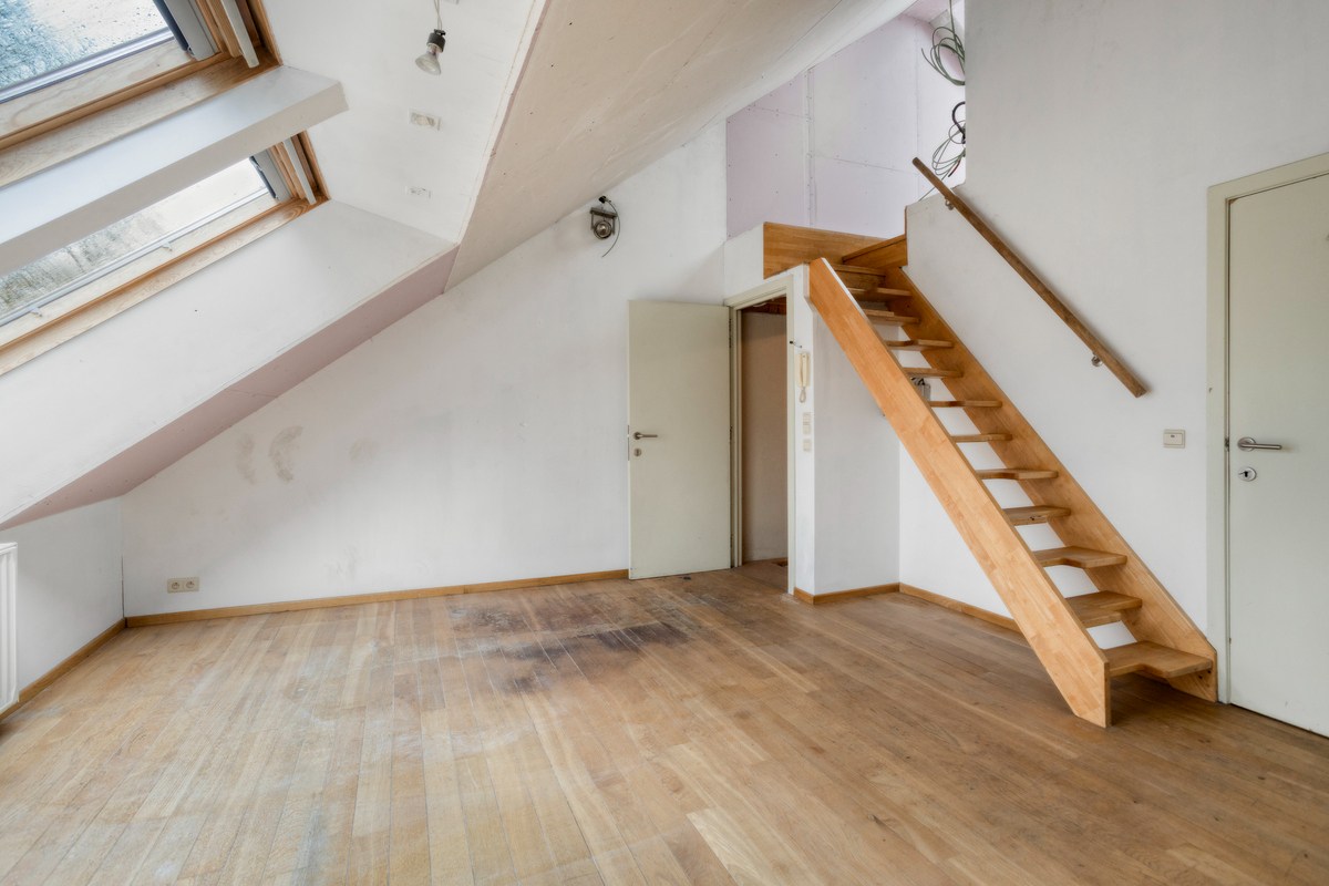 Uniek opbrengstpand met 1 appartement en 2 studentenkamers in centrum Leuven!  – EPC label B - bewoonbare opp. 227 m² 