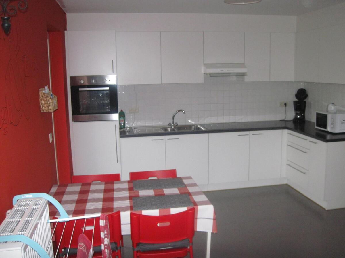 Ruim appartement mét garage. Uitstekende prijs-kwaliteit ! 