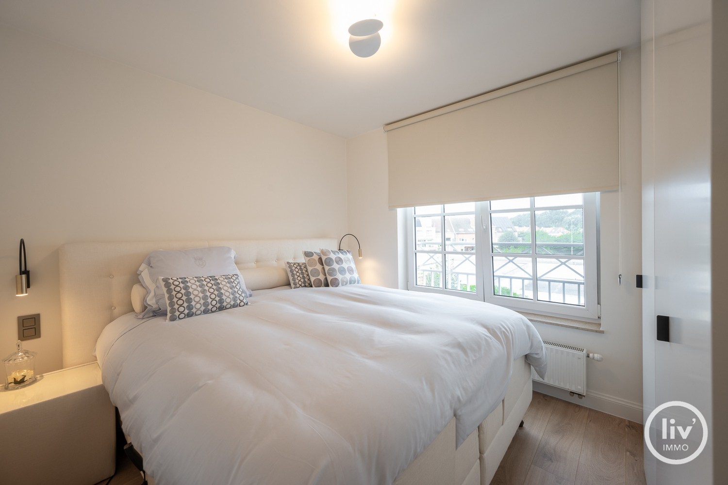 Ongemeubeld - Recent en goed onderhouden appartement, met terrasje, op wandelafstand van de Zeedijk te Heist. 