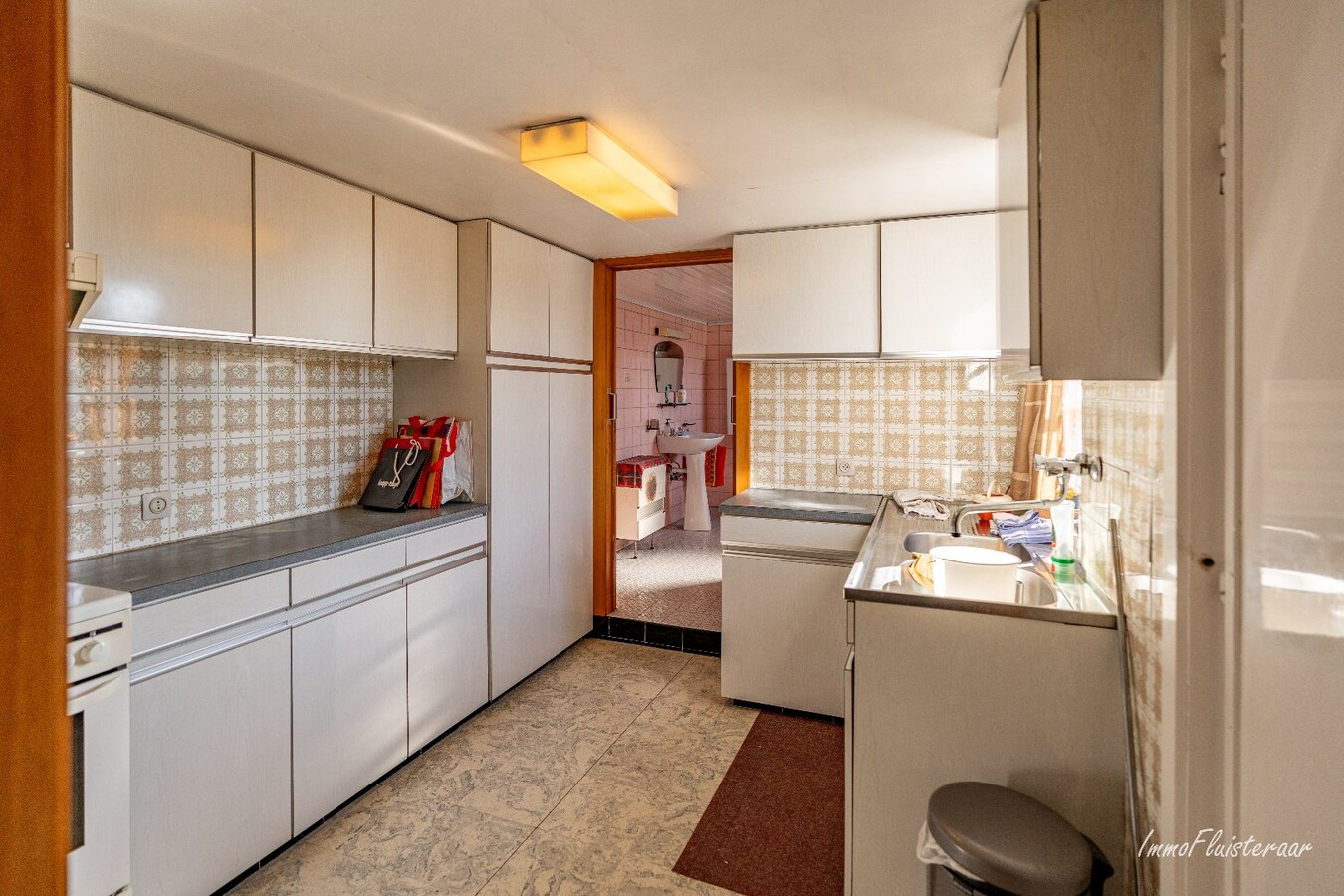 Renovated farmhouse with stables and pasture on approximately 1.7 hectares in Nazareth. 