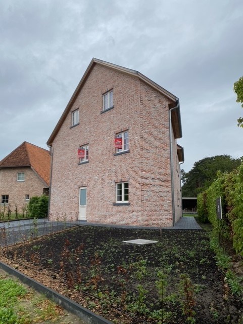 Volledig afgewerkt duplex appartement (BEN 30) op de eerste verdieping in Mol 
