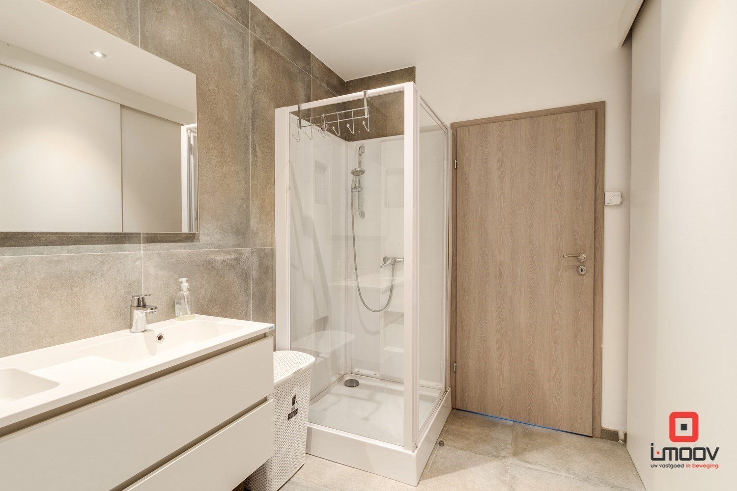 Ruime woning voor gemengd gebruik met loods te koop, wonen en werken op één toplocatie in Zelzate 