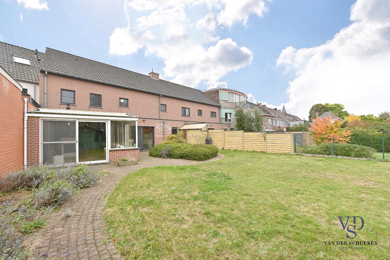 Tijdloos en ruim (> 300 m²) wonen. 