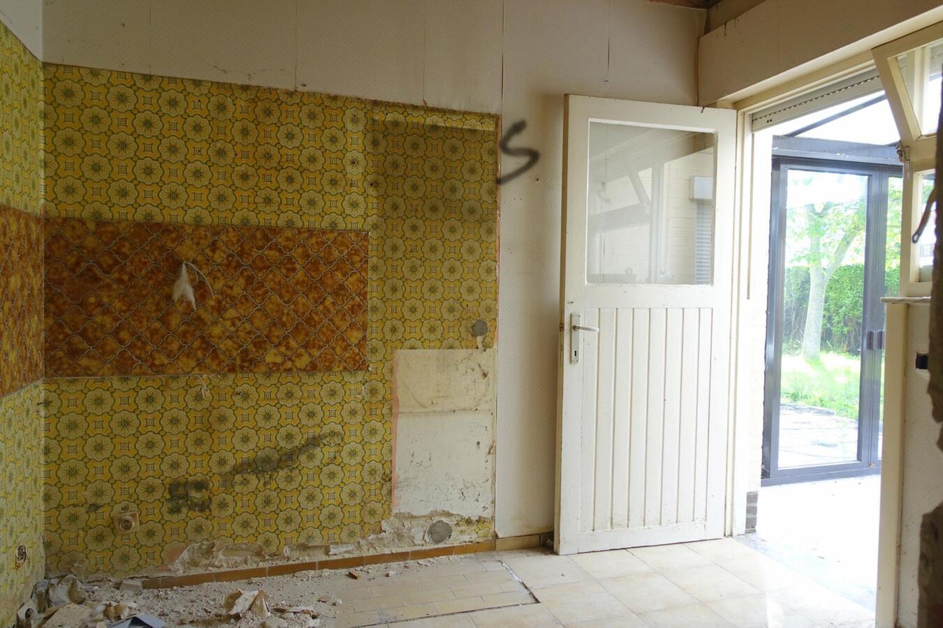 Te renoveren bungalow op topligging 