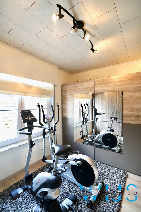 Bungalow met zwembad &amp; bijgebouw te Ertvelde ! 