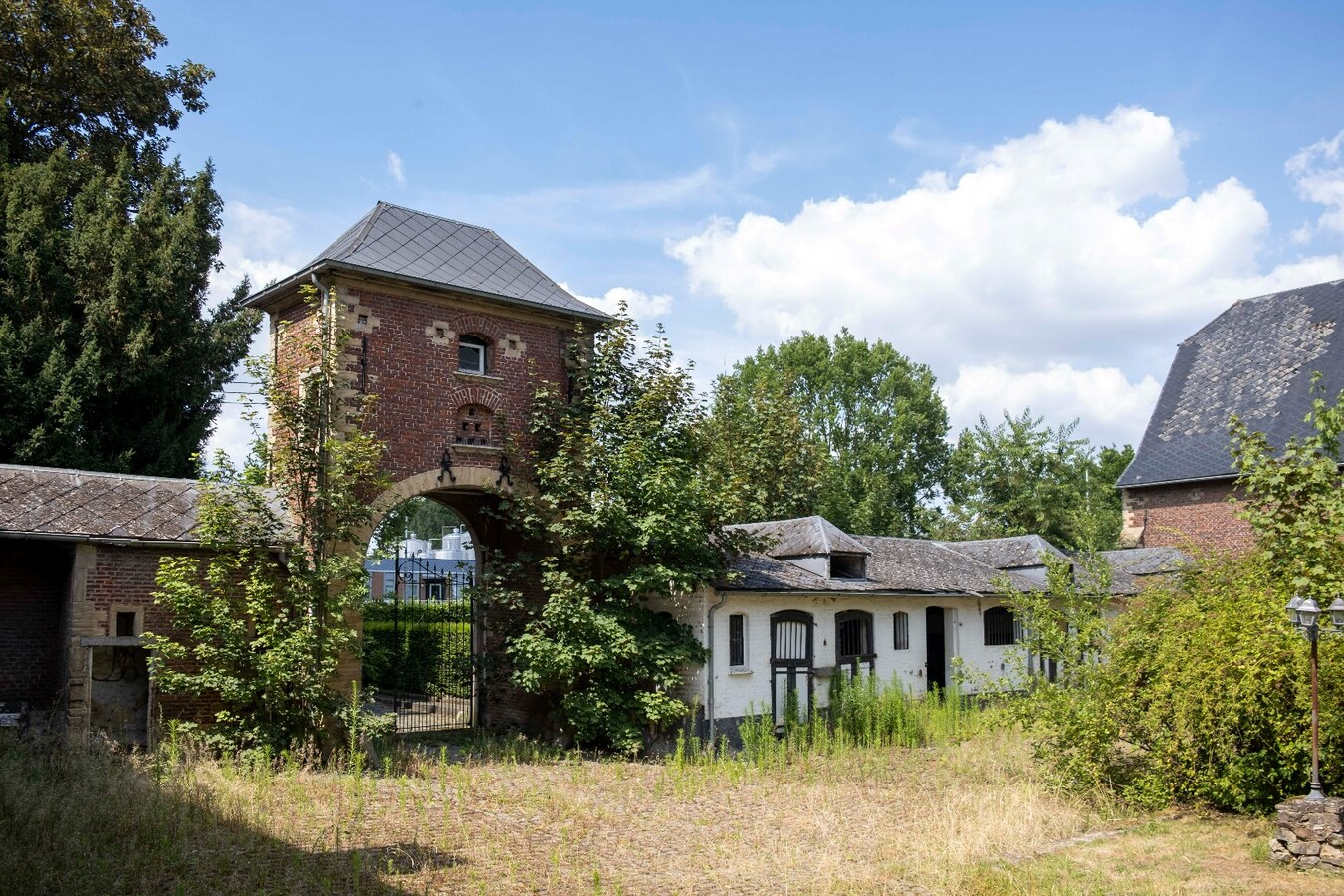 Property for sale in Sint-Pieters-Leeuw