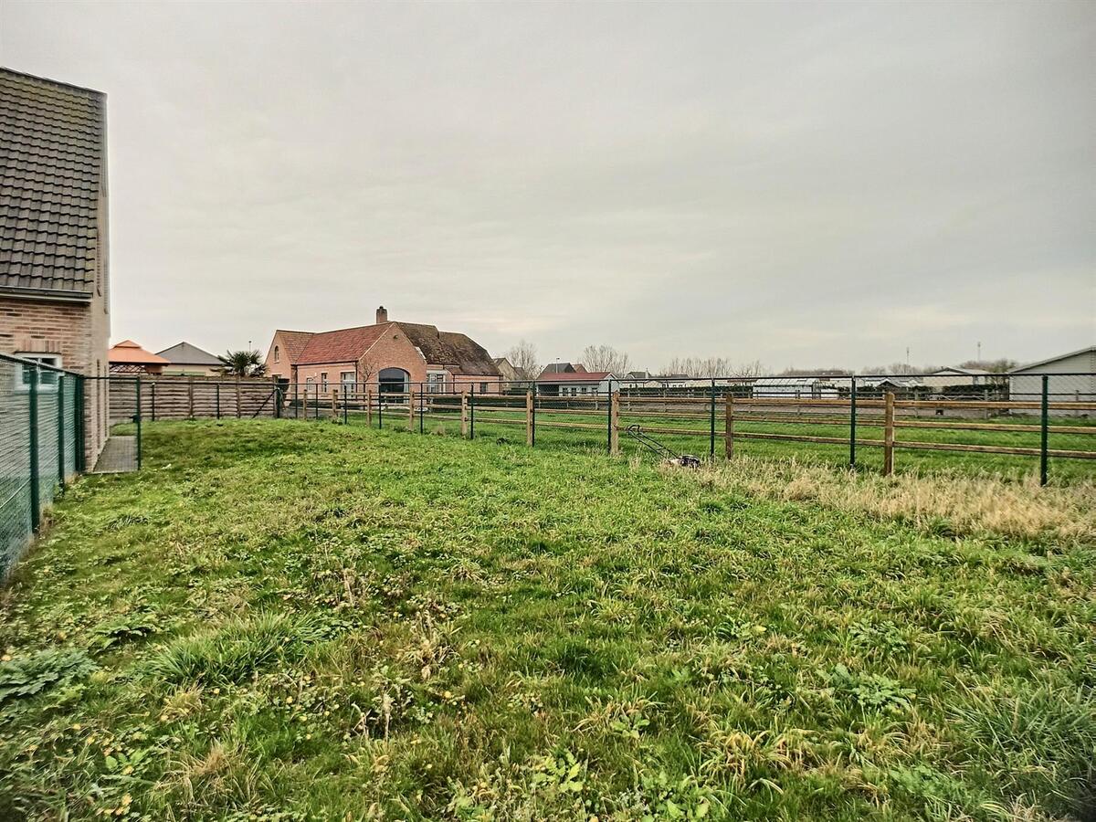 Zeer goed gelegen, halfopen woning op 494m² grond - De Haan (Klemskerke) 