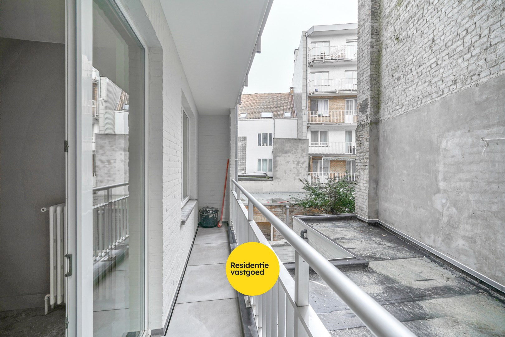 Gerenoveerd 2-slpk appartement met lift in Oostende 