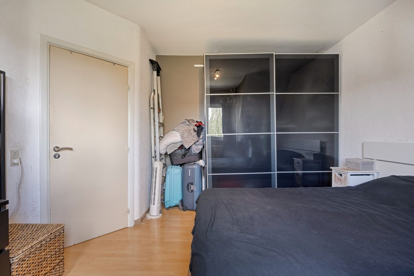 Instapklare woning met garage en tuin te Edegem 