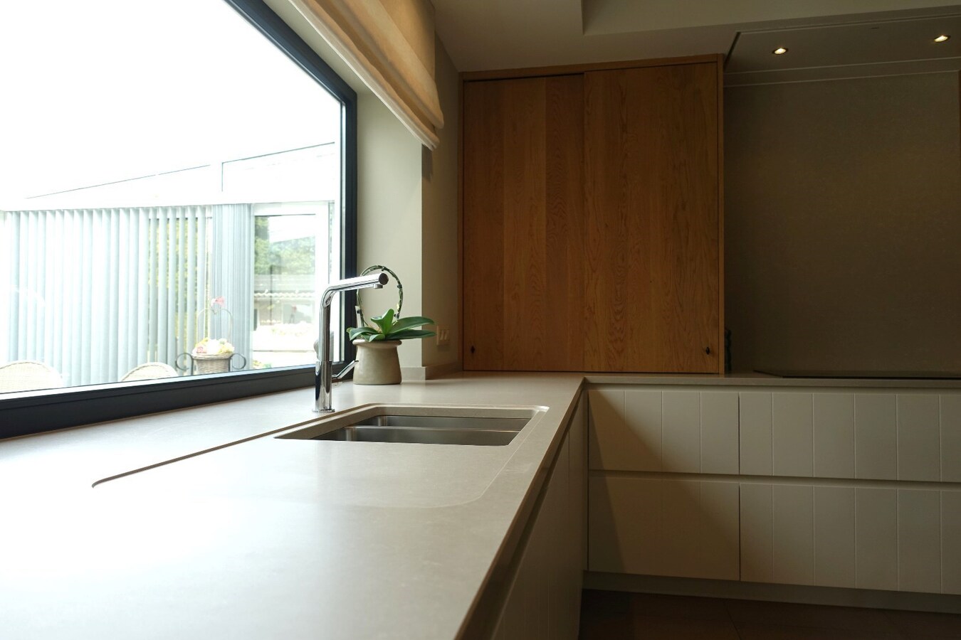 Rustig gelegen - perfect onderhouden - alleenstaande villa met 5 slaapkamers op 993 m² 