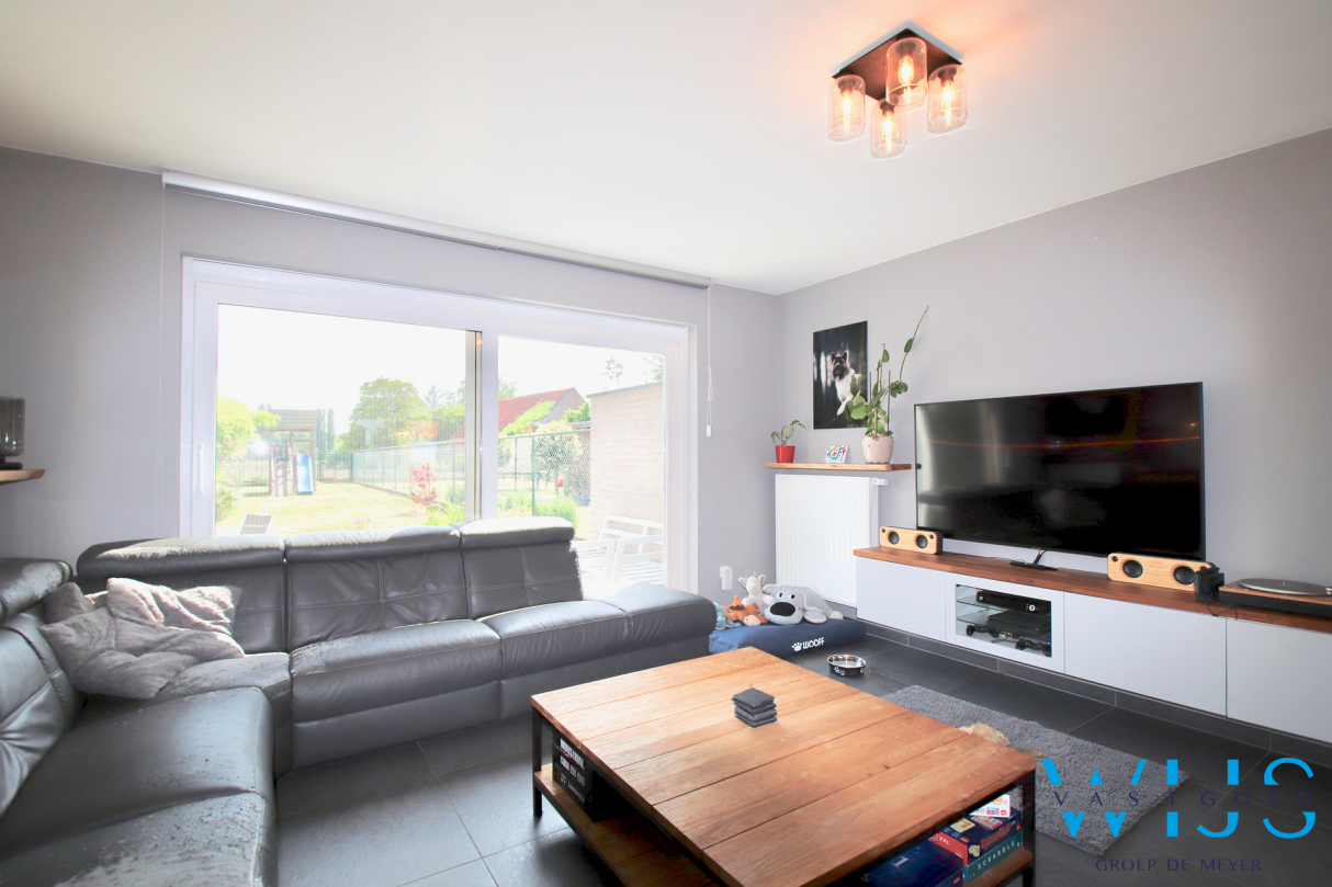 INSTAPKLAAR woonhuis met ZUIDgerichte tuin te Boekhoute ! 