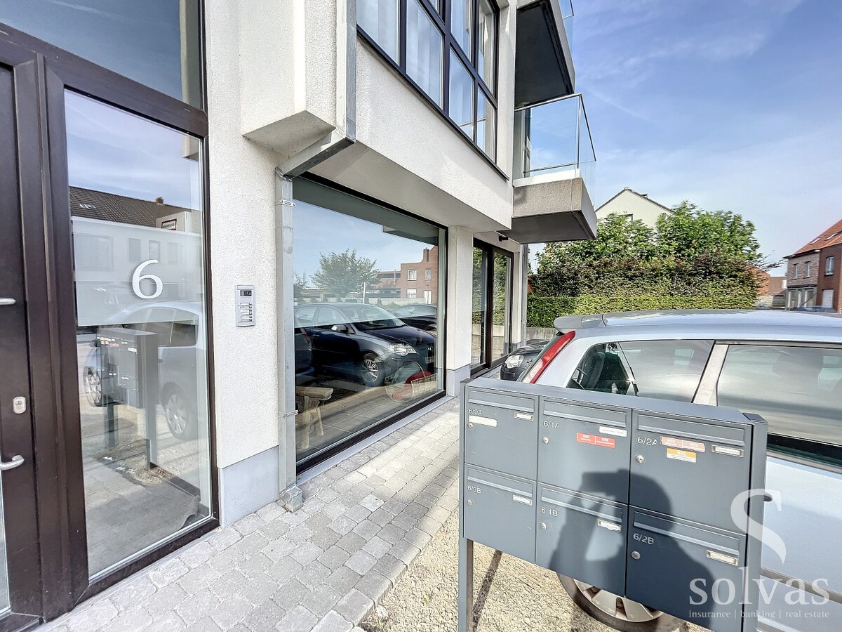 Gelijkvloersappartement met twee slaapkamers én garage 