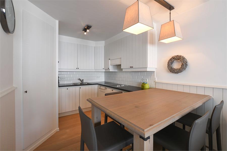 Appartement met zeezicht in sublieme staat. 