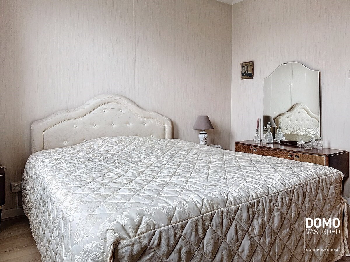 RUIME GEZINSWONING MET TUIN EN GARAGE TE KERMT 