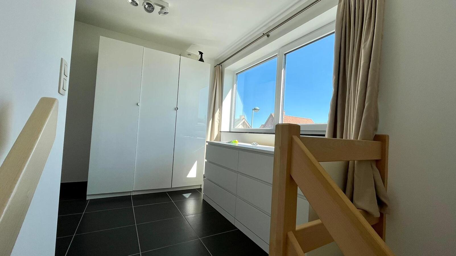 Ruime villa in residentiële wijk te Dikkelvenne 