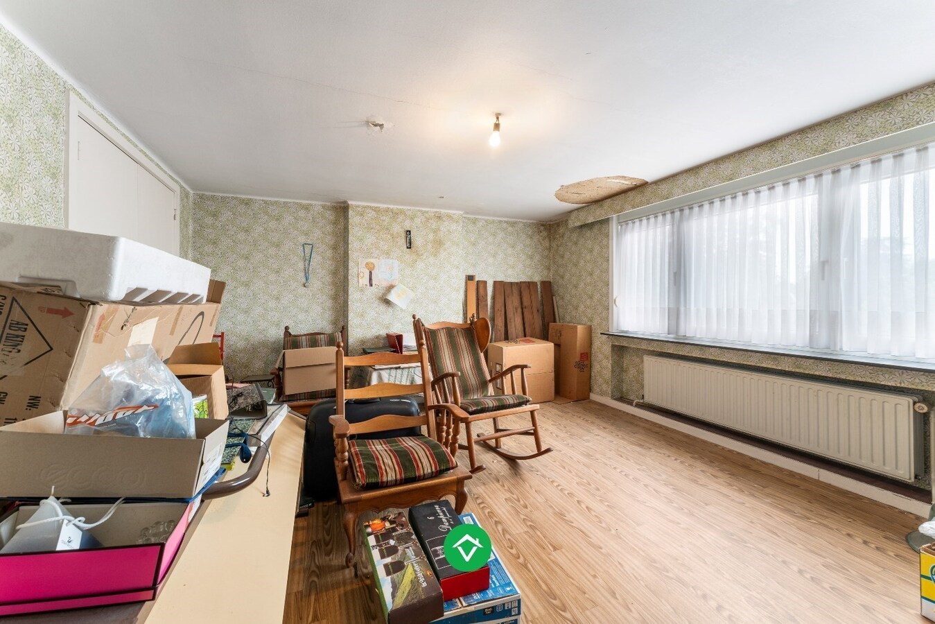 Ruime woning met 7 slaapkamers en loods (320m²) in centrum Roeselare 