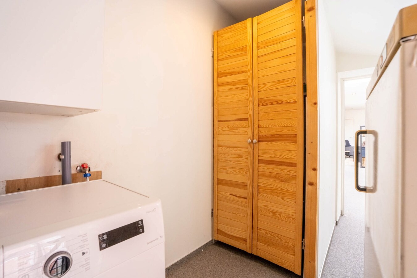 Een knusse rijwoning met tuintje en 3 slaapkamers, gelegen pal in het centrum van Maaseik. 