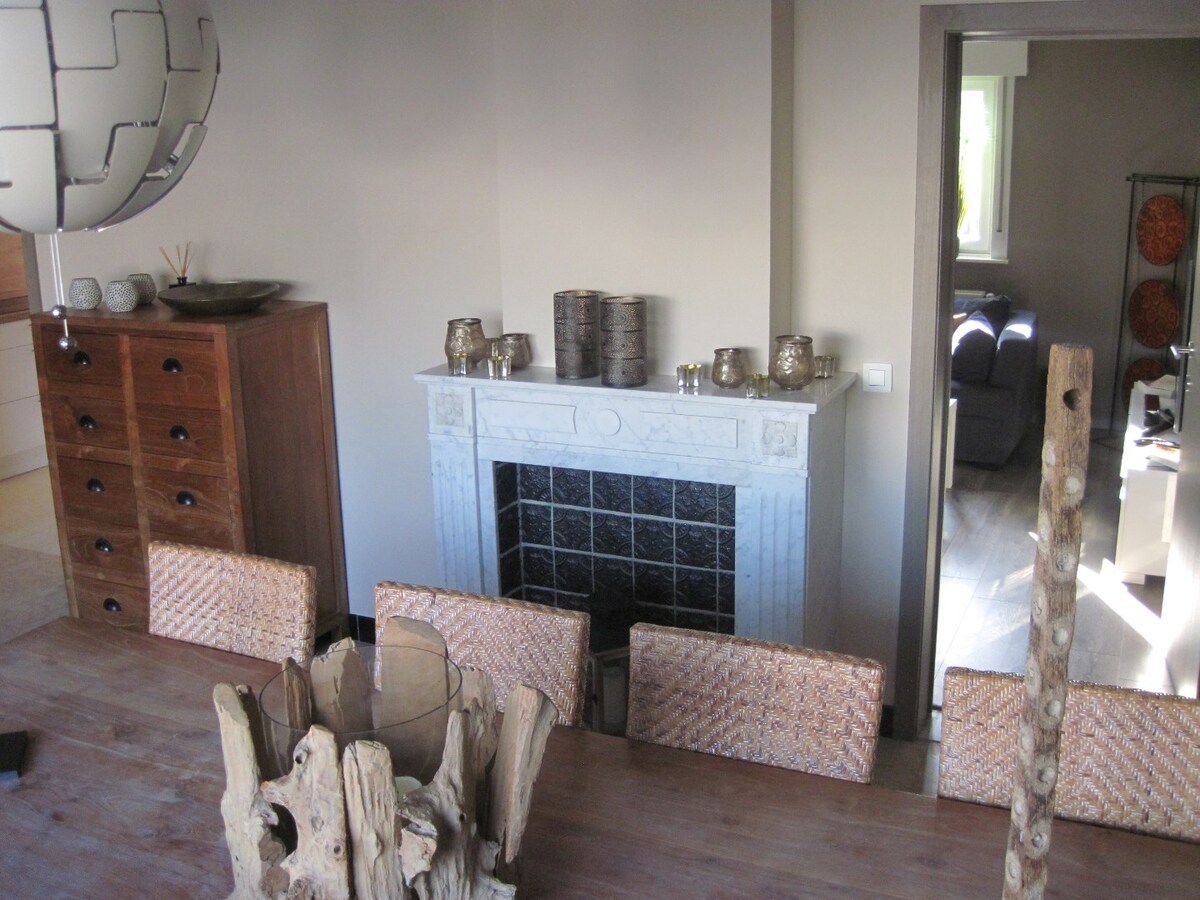 Degelijke woning met terras en tuintje. 