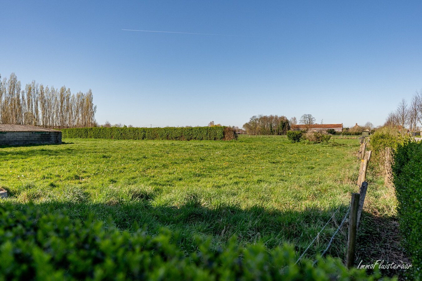 Renovated farmhouse with stables and pasture on approximately 1.7 hectares in Nazareth. 