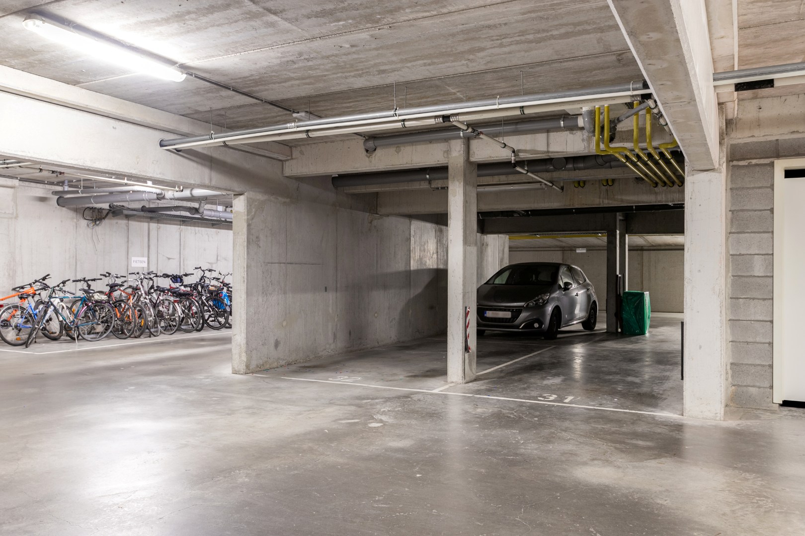 Instapklaar appartement met 2 slpk en parking te Halle 