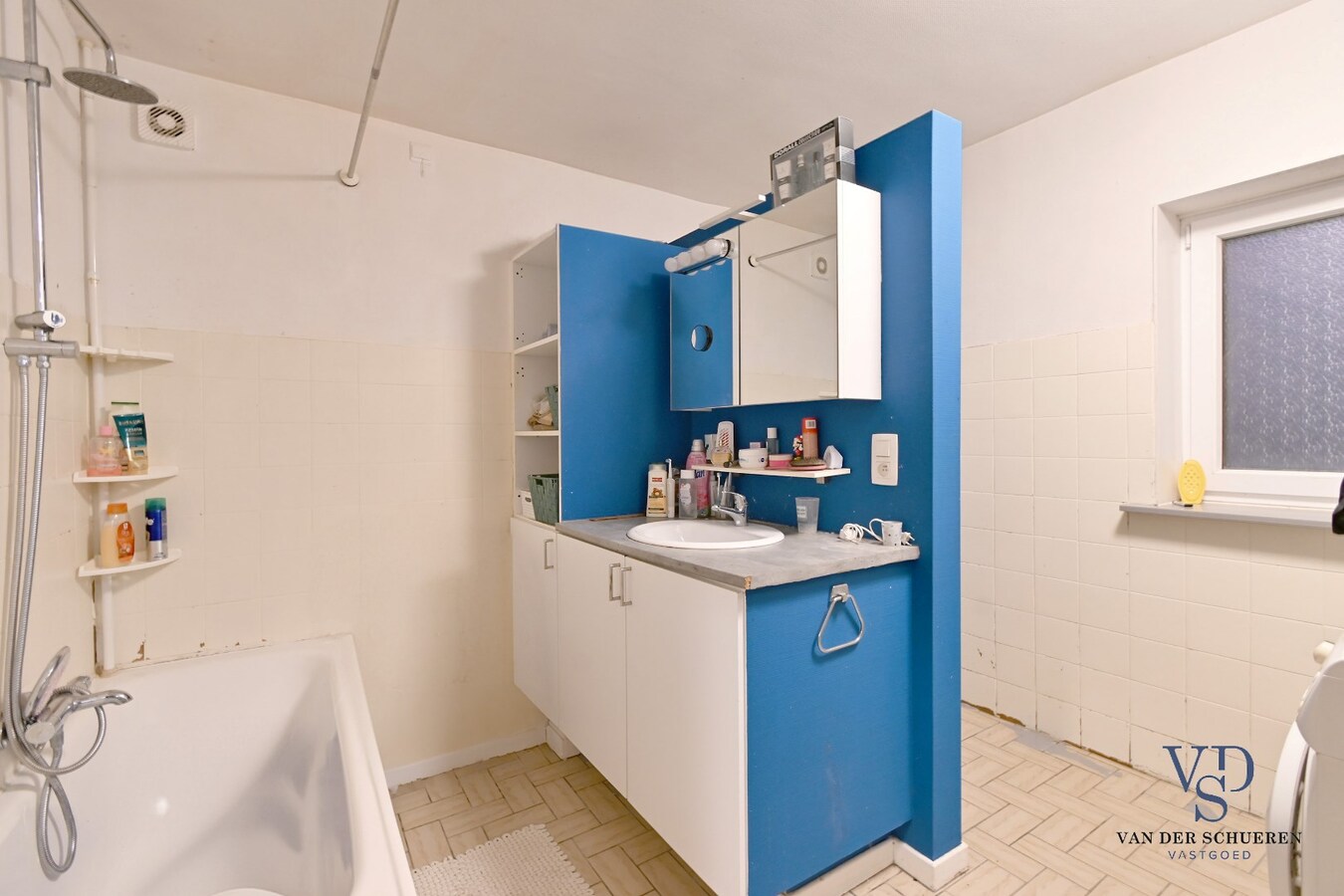 Goed gelegen  half open in Asper 