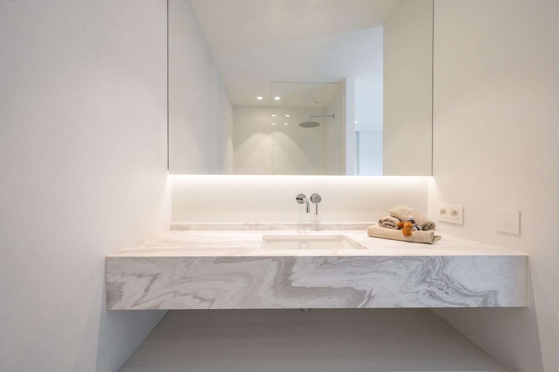 Villa neuve clé en main dans un emplacement de choix calme près du Zegemeer et à distance de marche du centre. 