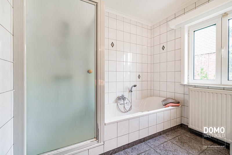 UITZONDERLIJK PERCEEL VAN 2 HA 50 A MET RUIME WONING EN TAL VAN MOGELIJKHEDEN 